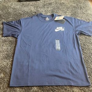NWT Nike Skateboarding T Shirt